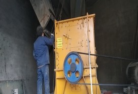 山东烟台水泥厂重型锤式破碎机安装现场