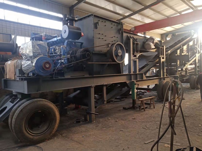 柴油机式移动破碎机